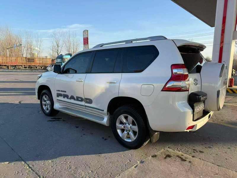 邢台14年丰田普拉多9