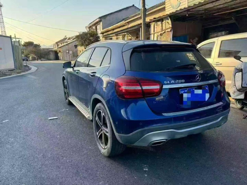 九江19年奔驰GLA8