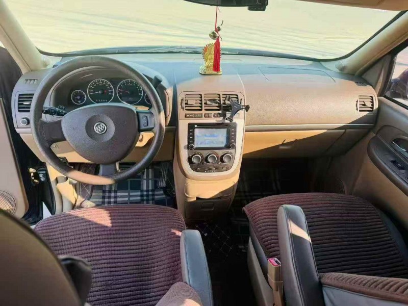 东营16年别克GL86