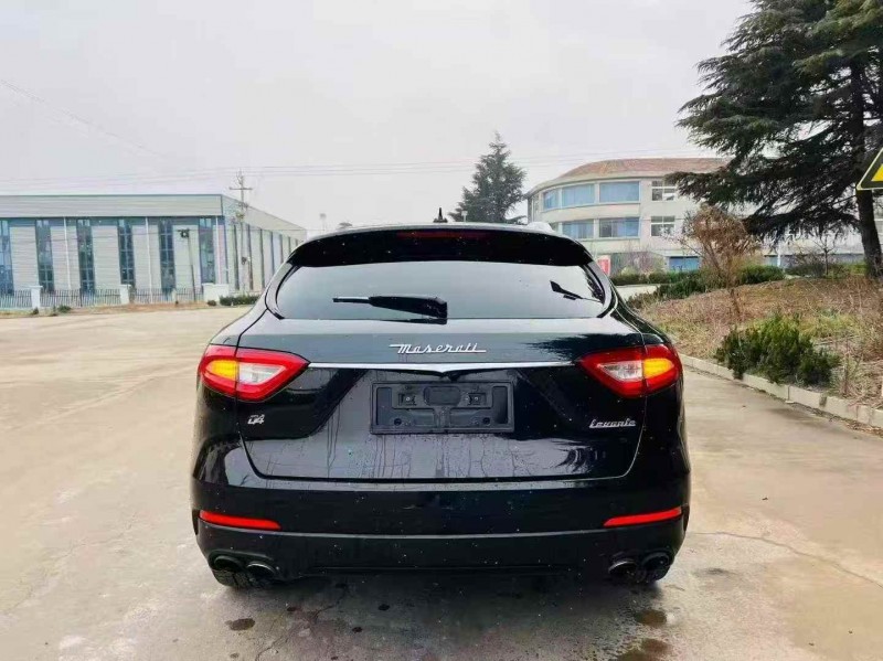 烟台18年玛莎拉蒂Levante9