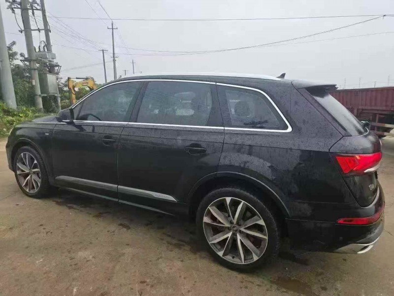 连云港22年奥迪Q78