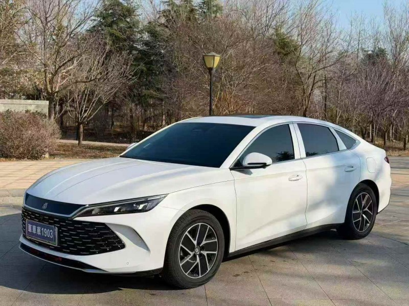 青岛25年比亚迪秦3