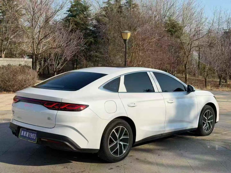 青岛25年比亚迪秦4