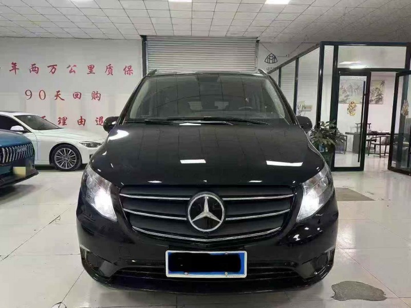 济宁23年奔驰威霆1