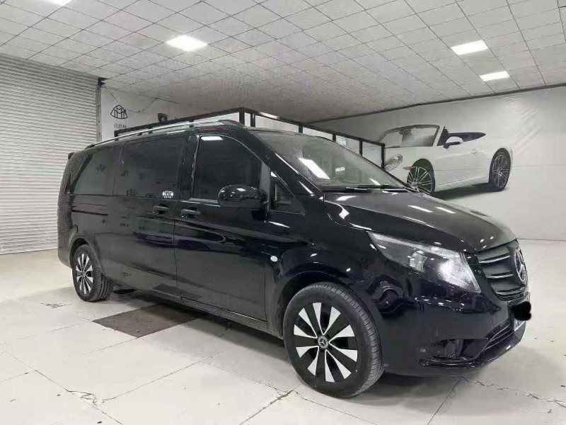 济宁23年奔驰威霆2