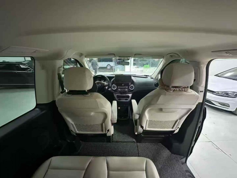 济宁23年奔驰威霆4