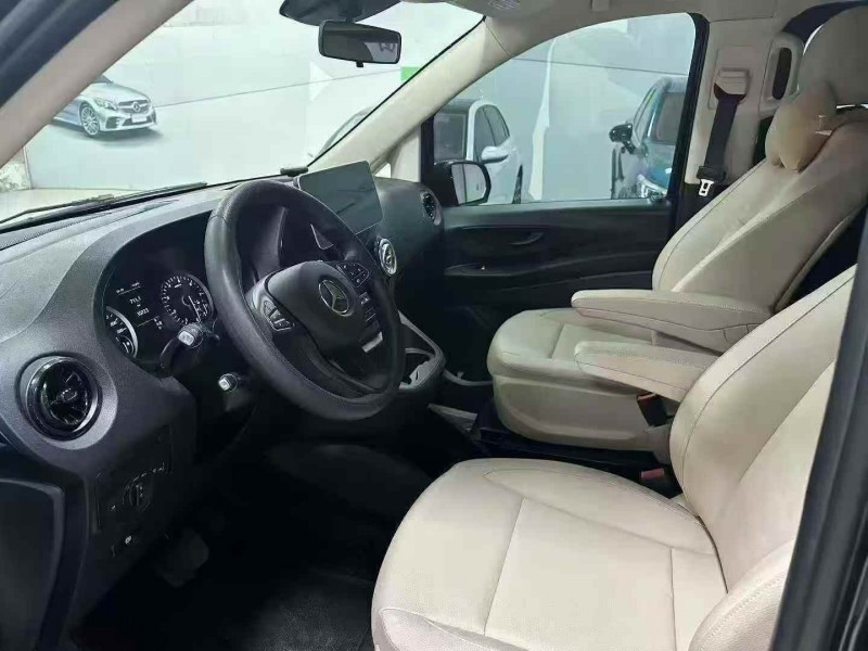 济宁23年奔驰威霆6