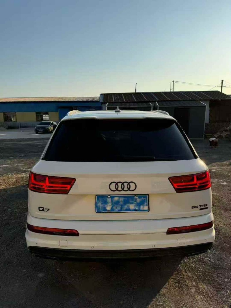 菏泽17年奥迪Q78