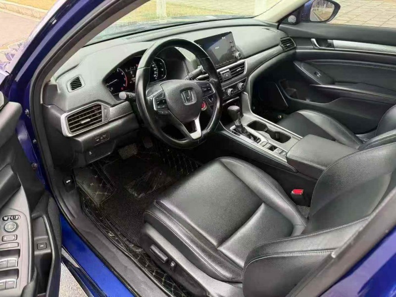 鄂州20年本田雅阁5