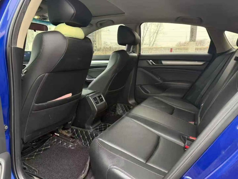 鄂州20年本田雅阁7