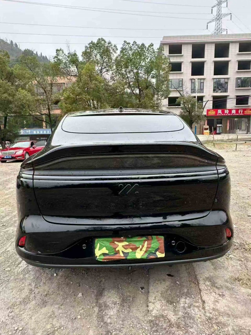 常德24年智己LS69