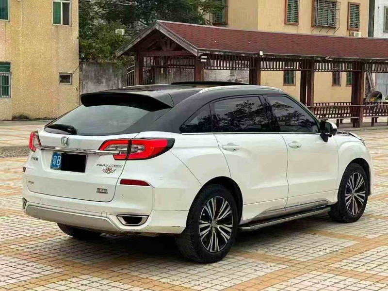 深圳17年本田冠道8