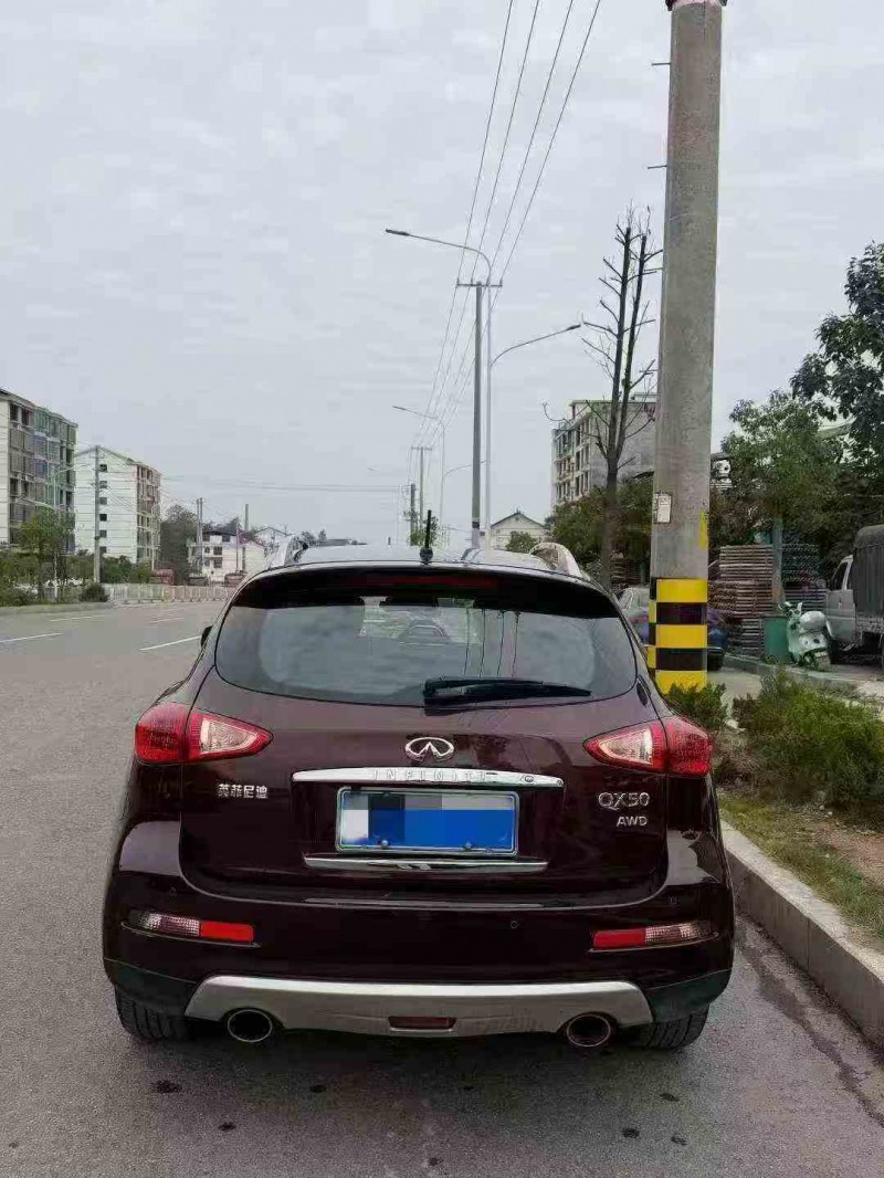 常德18年英菲尼迪QX508