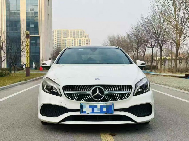 济宁16年奔驰A1