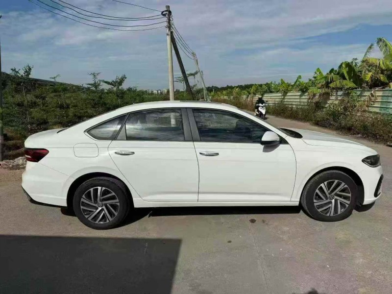 湛江25年大众朗逸7