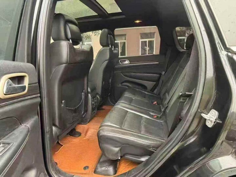 孝感14年Jeep大切诺基4