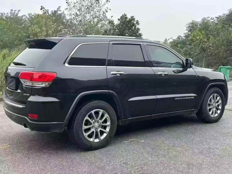 孝感14年Jeep大切诺基7