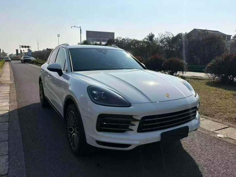 金华18年保时捷卡宴2