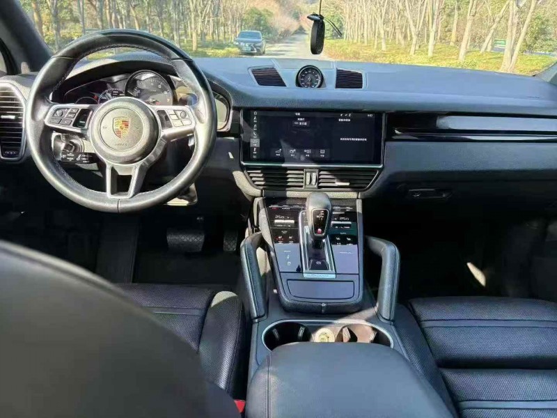 金华18年保时捷卡宴5