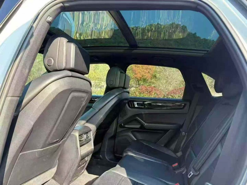 金华18年保时捷卡宴6