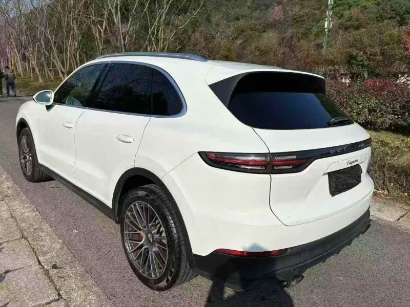 金华18年保时捷卡宴7