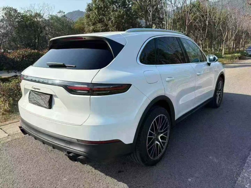 金华18年保时捷卡宴8