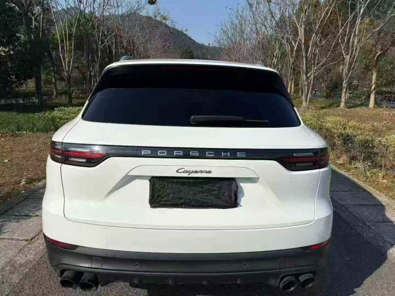 金华18年保时捷卡宴9