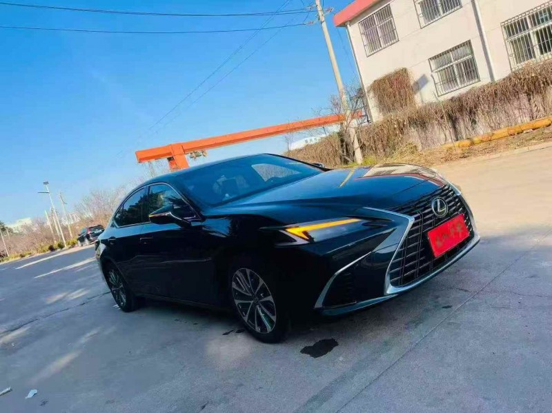 烟台25年雷克萨斯ES2