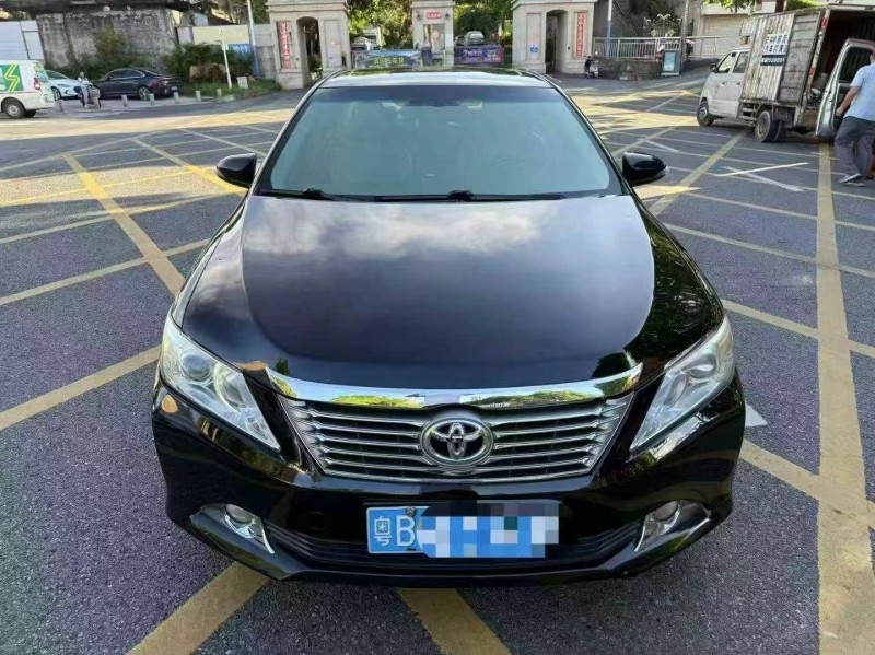 深圳14年丰田凯美瑞1