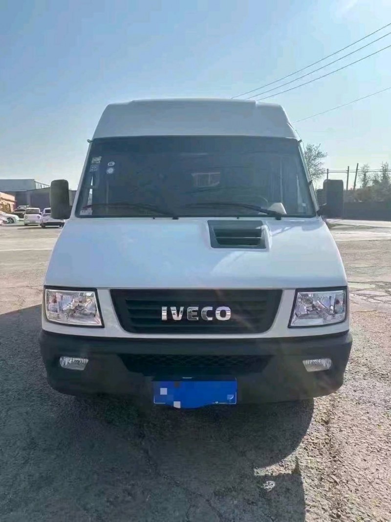 临沂23年依维柯得意1