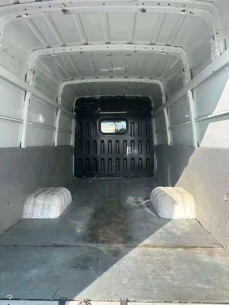 临沂23年依维柯得意7