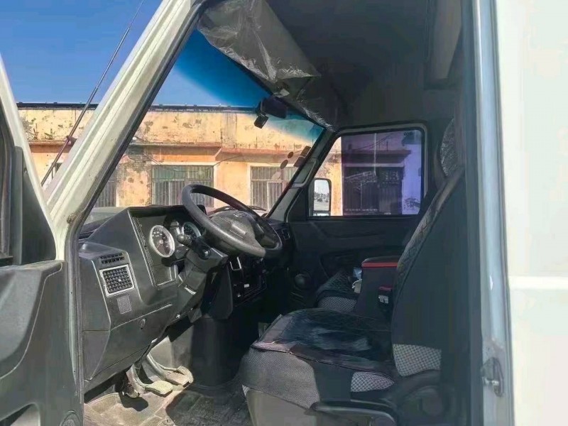 临沂23年依维柯得意8