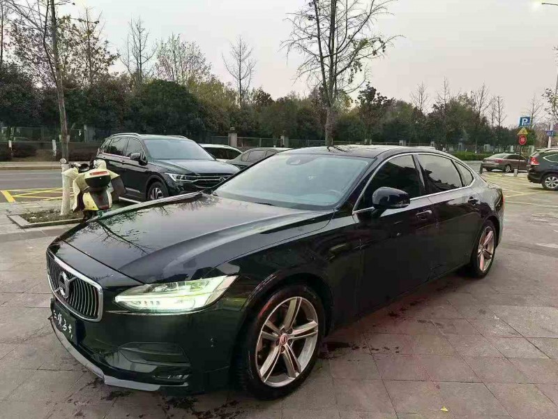 张家界17年沃尔沃S902