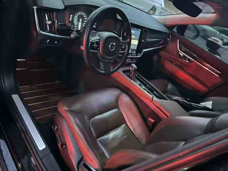 张家界17年沃尔沃S906