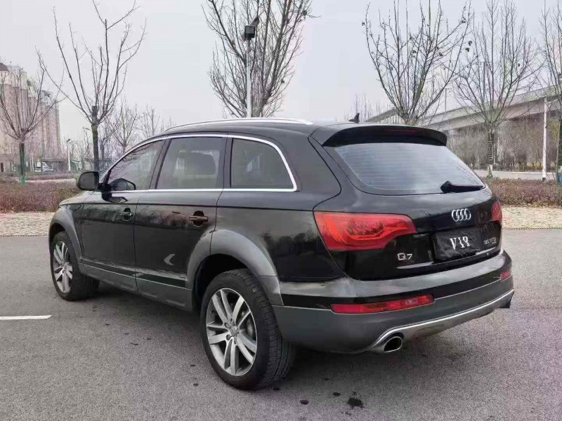 承德14年奥迪Q77
