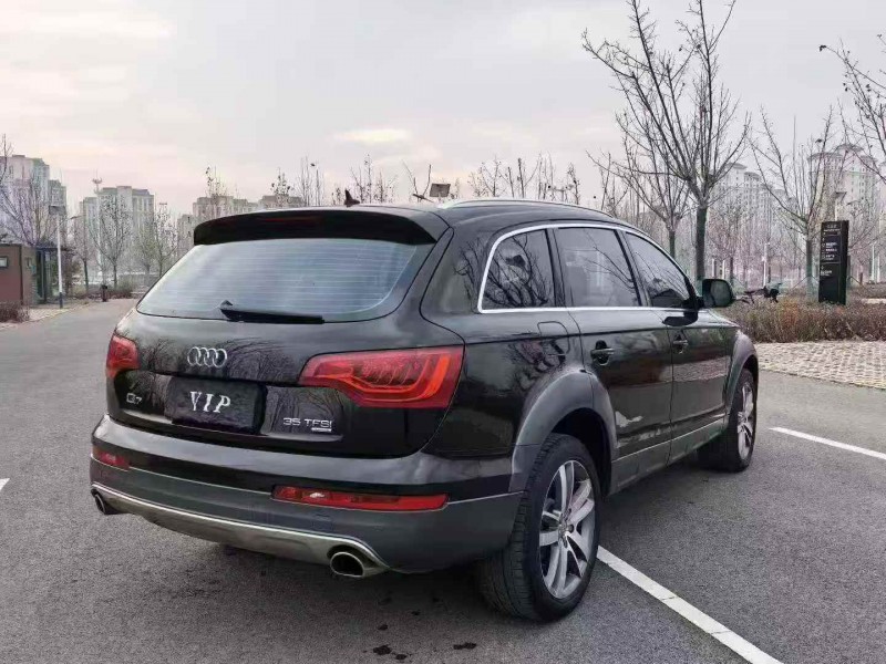 承德14年奥迪Q78