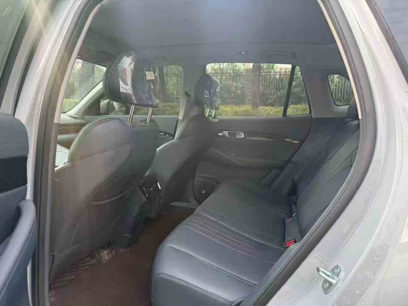 张家界25年吉利银河4