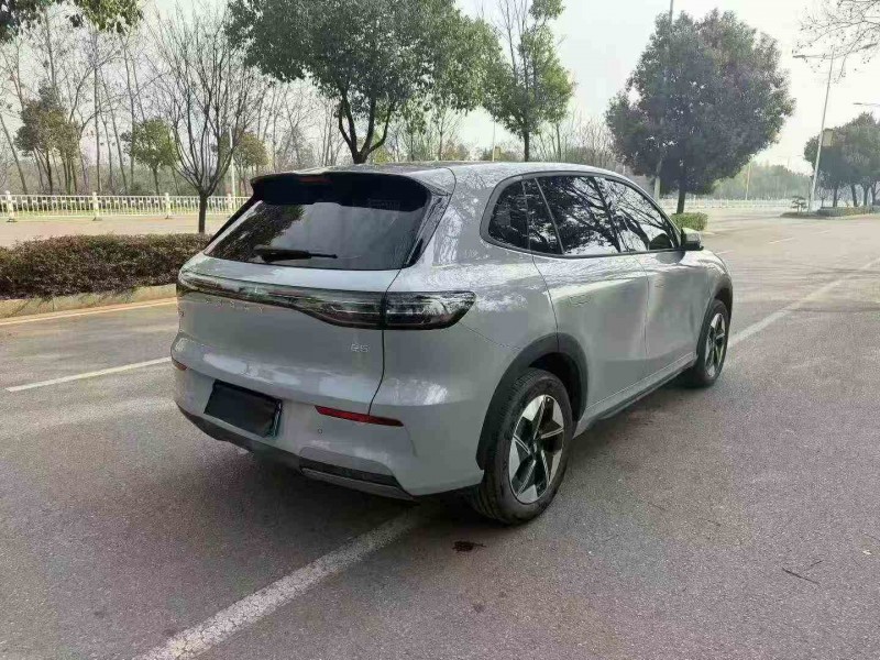 张家界25年吉利银河8