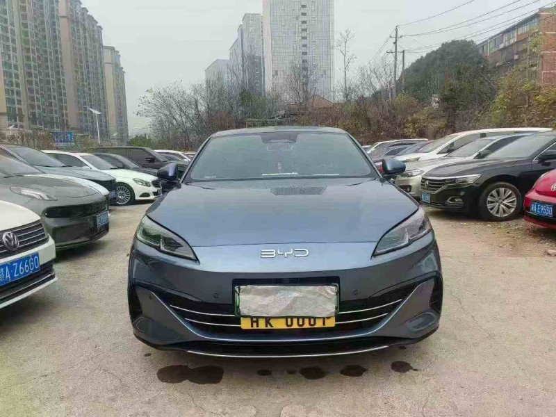 湘潭25年比亚迪海豹1