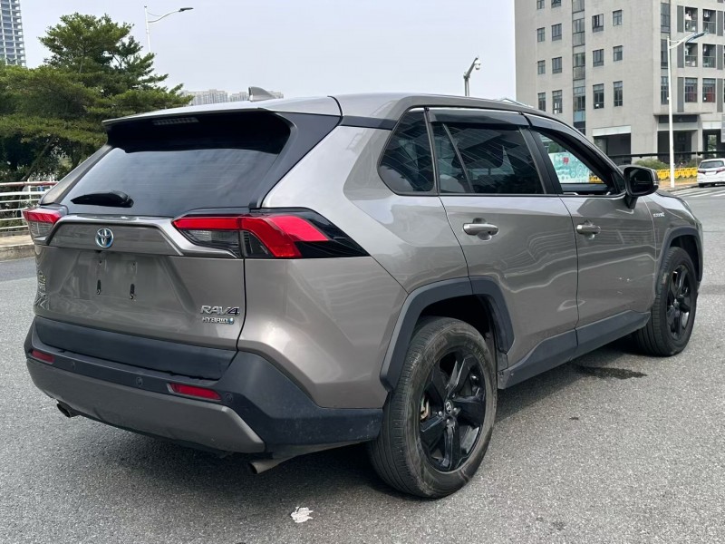 佛山21年丰田RAV4荣放8