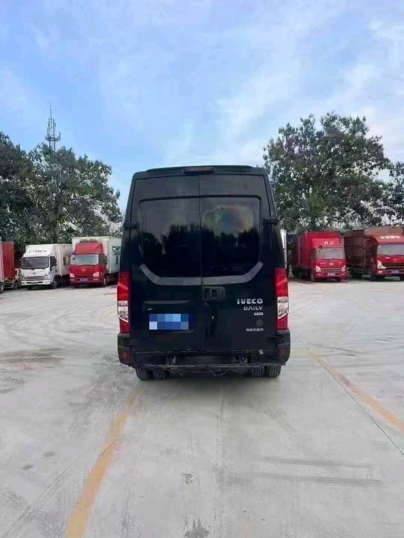 临沂21年依维柯欧胜5