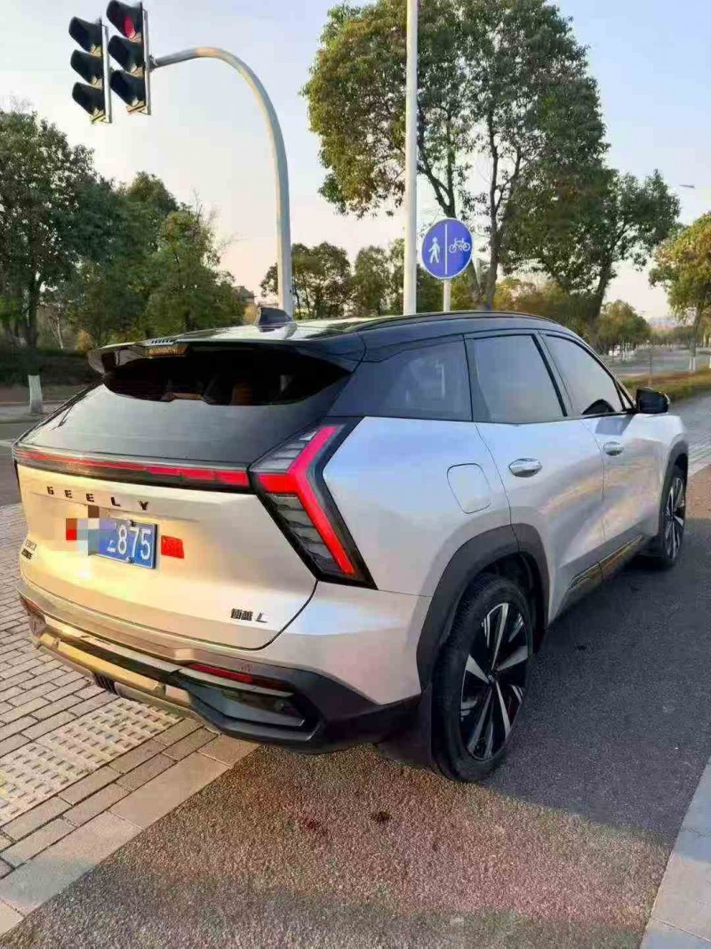 金华23年吉利博越7