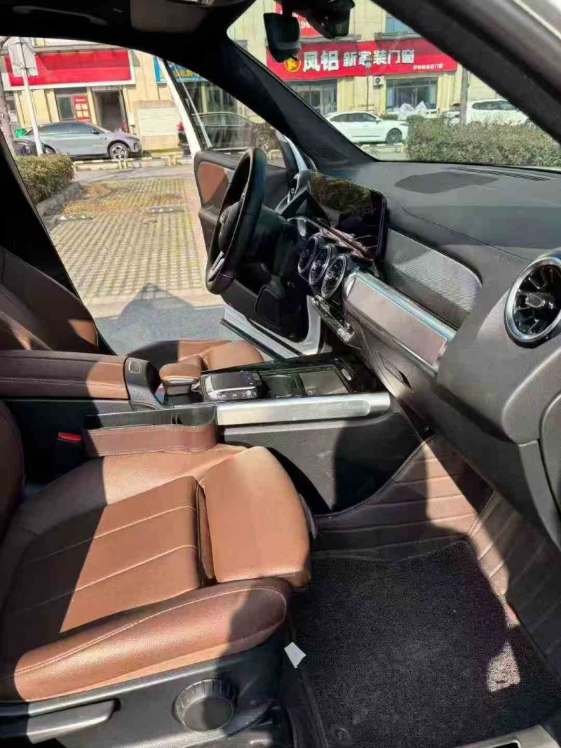 鄂州20年奔驰GLB4