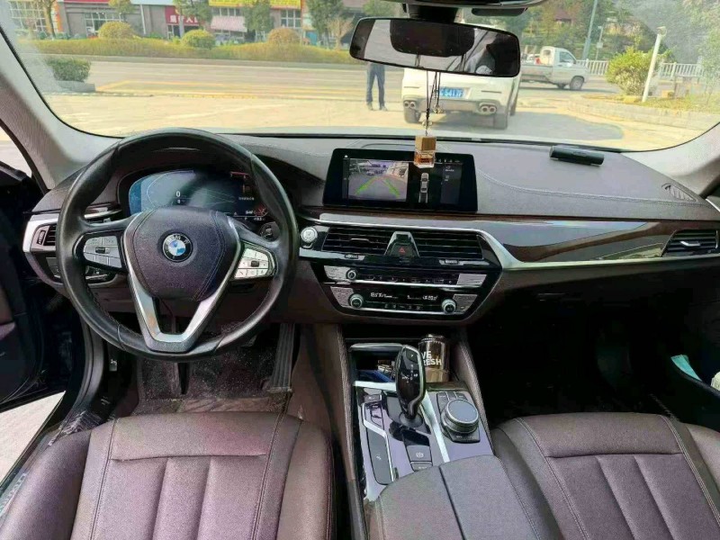 重庆20年宝马5系7