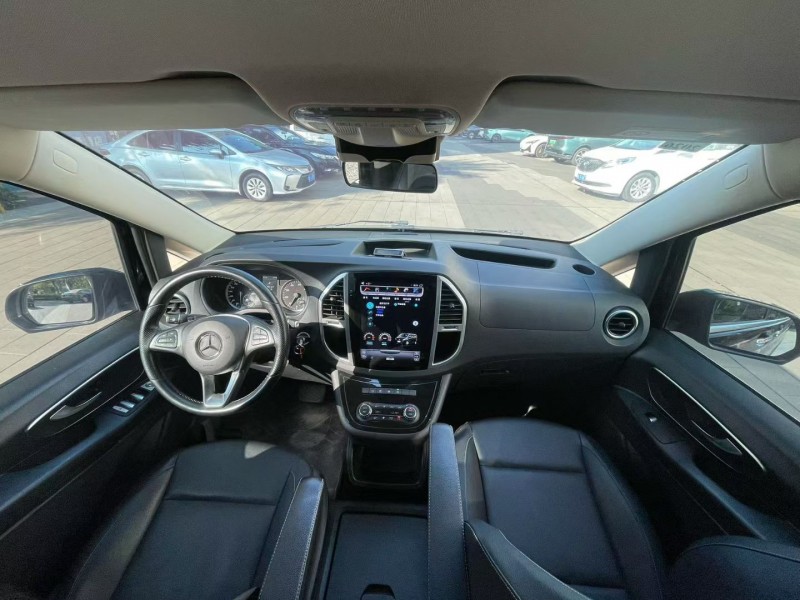 佛山18年奔驰威霆5