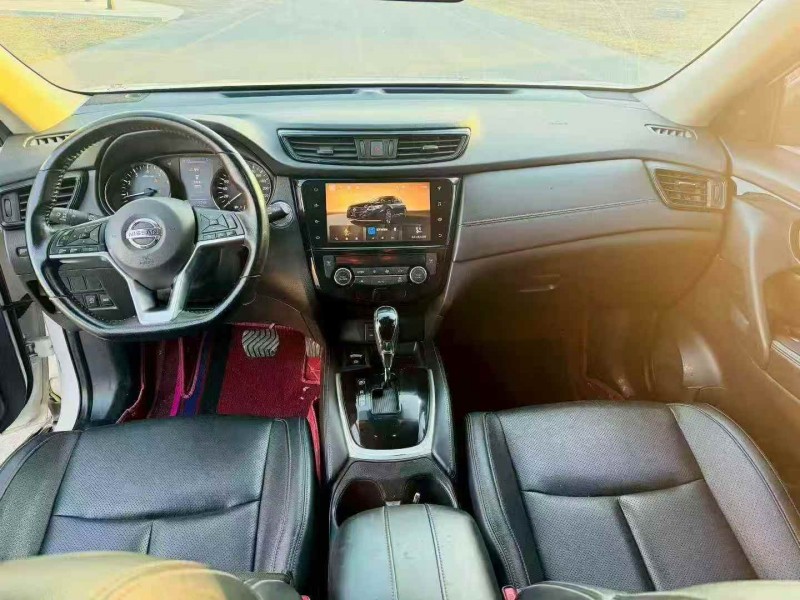 潍坊22年日产奇骏5