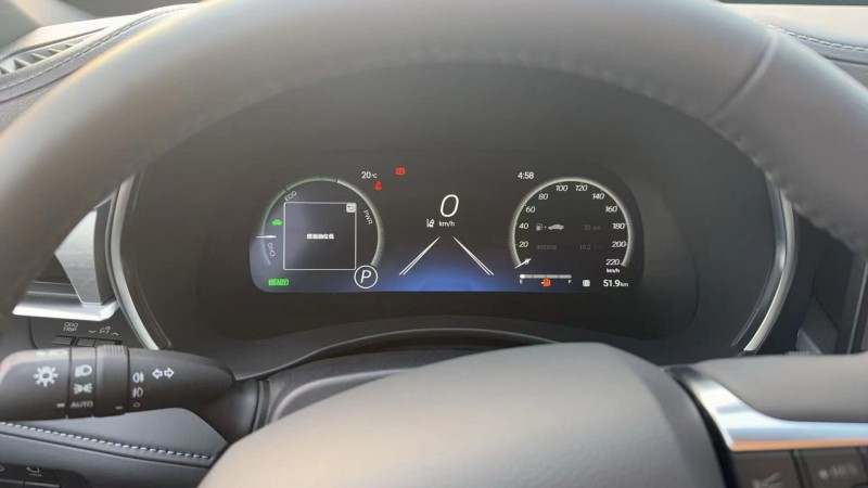 武汉25年丰田皇冠4