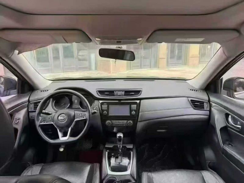 海口18年日产奇骏4