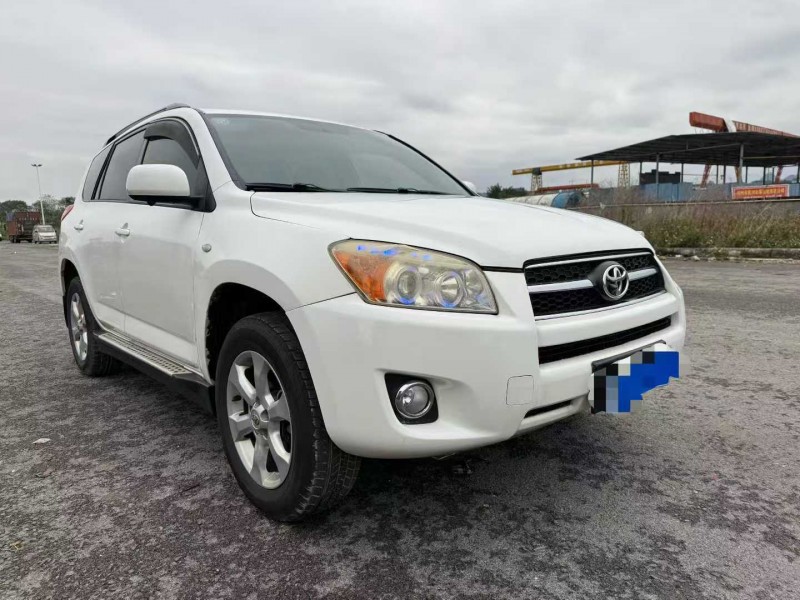 柳州11年丰田RAV44