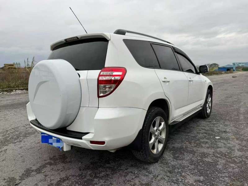 柳州11年丰田RAV45